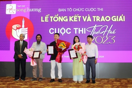 Tạp chí Sông Hương tổng kết cuộc thi “Thơ Huế 2023” và phát động cuộc thi “Truyện ngắn Sông Hương 2024”.