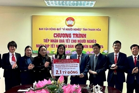 Các chi nhánh Agribank tại Thanh Hóa trao 4.200 suất quà Tết cho người nghèo