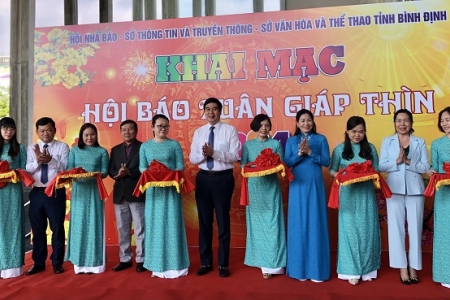 Bình Định: Khai mạc Hội báo xuân Giáp Thìn 2024