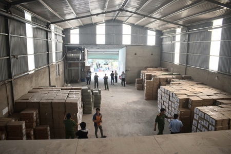 Phát hiện nhà kho chứa 49 tấn mỹ phẩm không rõ nguồn gốc tại Long An