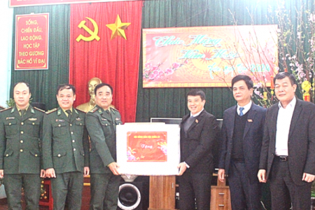 Đoàn công tác Hội đồng Dân tộc của Quốc hội thăm, chúc tết tại huyện Cao Lộc, Lạng Sơn