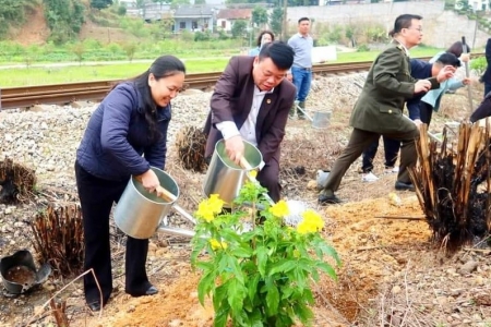 Thành phố Lạng Sơn: Trồng gần 500 cây hoa tại Lễ phát động “Tết trồng cây” xuân Giáp Thìn 2024