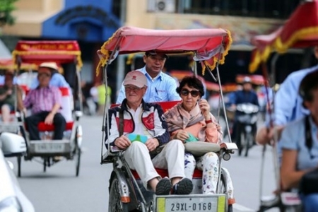 Khách du lịch tăng cao trong dịp Tết Nguyên đán Giáp Thìn 2024