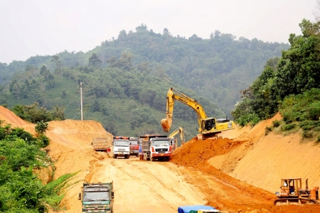 Sớm đưa vào sử dụng các công trình, dự án hạ tầng cấp bách, trọng điểm về giao thông