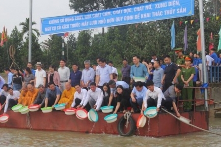 Thanh Hóa thả cá giống tái tạo, phát triển nguồn lợi thủy sản tại lưu vực sông Mã