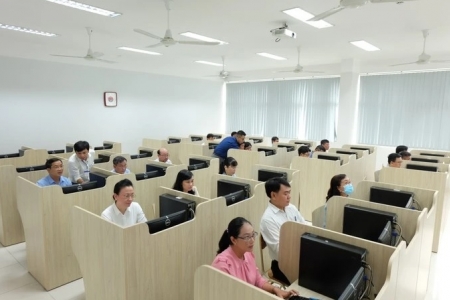 UBND TP. Hồ Chí Minh tổ chức kỳ thi nâng ngạch công chức