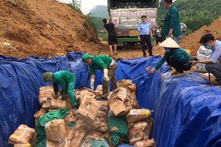 Tiêu hủy gần 7 tấn chân gà đông lạnh