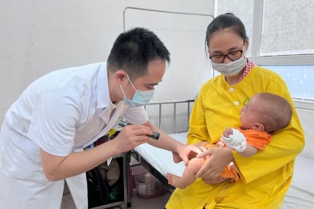 Hà Nội bước vào tháng cao điểm của dịch chân tay miệng