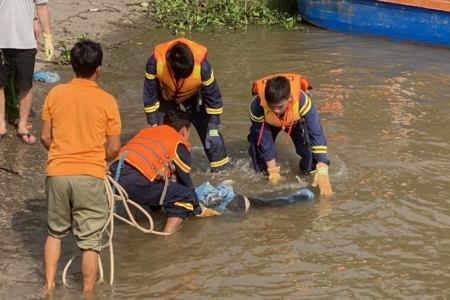 Quảng Ninh: Tìm thấy thi thể nạn nhân thứ 3 trong vụ lật thuyền trên sông Chanh