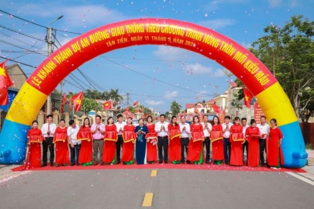 Khánh thành Dự án nâng cấp đường giao thông thực hiện xây dựng xã NTM kiểu mẫu tại xã Tân Tiến