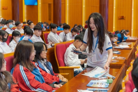 Tỉnh Đoàn Quảng Ninh: Thành lập 38 đội hình “tiếp sức mùa thi” tuyển sinh vào lớp 10 THPT