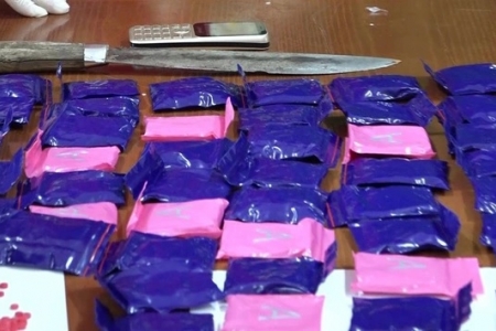 Bắt đối tượng người nước ngoài vận chuyển số lượng lớn ma túy vào Việt Nam