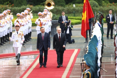 Chủ tịch nước Tô Lâm chủ trì Lễ đón chính thức Tổng thống Liên bang Nga Vladimir Vladimirovich Putin