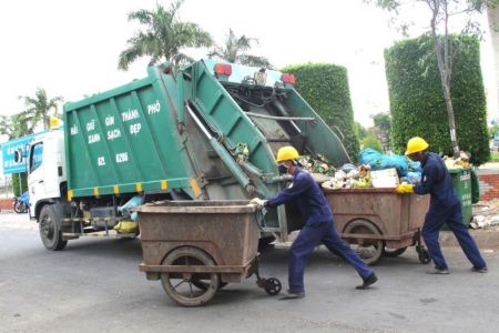 Thẩm quyền quy định việc thu gom, vận chuyển, xử lý chất thải