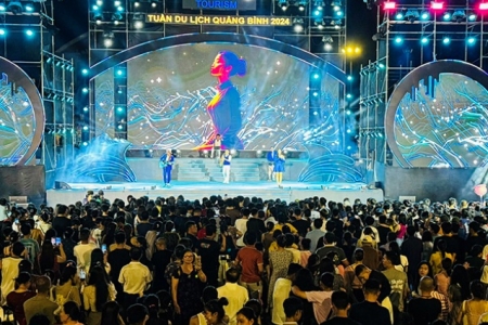 Chương trình nghệ thuật sôi động trong đêm khai trương Tuần du lịch Quảng Bình 2024