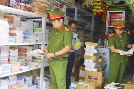 Quảng Bình phát hiện 2 cơ sở kinh doanh sách giả