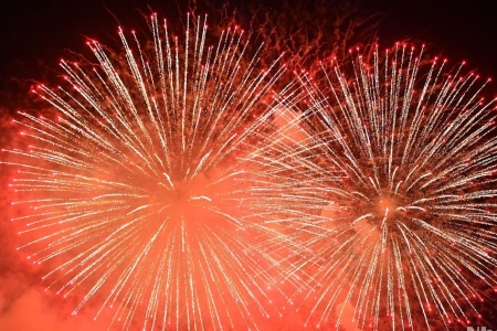 [Ảnh] Pháo hoa rực sáng bầu trời đất thiêng Quảng Trị