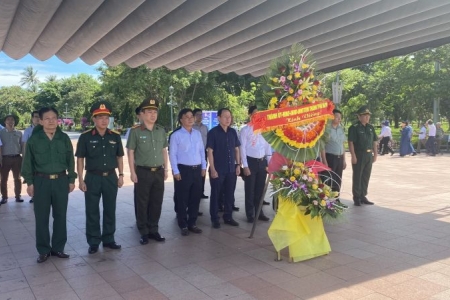 Đoàn lãnh đạo TP. Hải Phòng dâng hương các anh hùng Liệt sĩ tại Thành cổ Quảng Trị