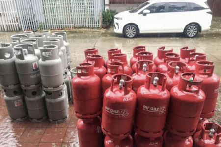 Phát hiện 20 bình gas nghi giả mạo