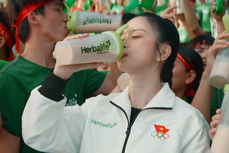 Herbalife ra mắt video âm nhạc “Tiếp lửa vinh quang” kỷ niệm 12 năm đồng hành cùng thể thao Việt Nam