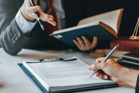 Thủ tướng yêu cầu 2 bộ khẩn trương xây dựng 13 luật dự án sửa đổi