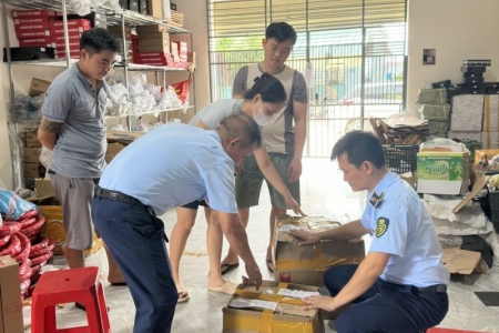 Phát hiện nhiều phụ kiện xe gắn máy xâm phạm quyền đối với kiểu dáng công nghiệp