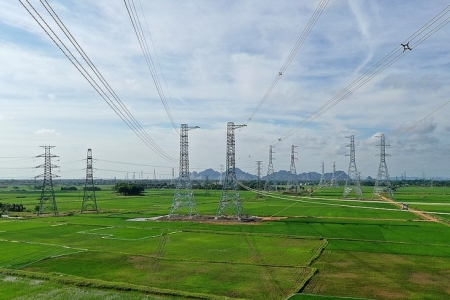 Đóng điện dự án đường dây 500kV mạch 3 (cung đoạn Quỳnh Lưu - Thanh Hóa)