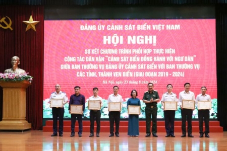 Sơ kết Chương trình phối hợp thực hiện công tác dân vận “Cảnh sát biển đồng hành với ngư dân” giai đoạn 2019-2024