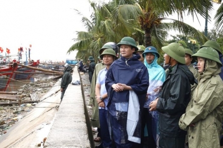 Chủ tịch UBND tỉnh Thanh Hóa kiểm tra công tác ứng phó với bão số 3