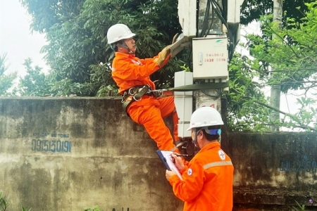 Điện lực Thanh Hóa khuyến cáo Nhân dân sử dụng điện an toàn trước, trong và sau cơn bão số 3