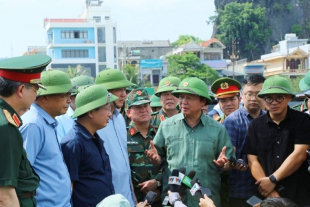 Phó Thủ tướng Trần Hồng Hà kiểm tra công tác phòng chống bão số 3 tại Quảng Ninh