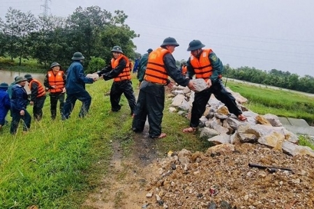 Thanh Hóa huy động hàng trăm cán bộ, chiến sĩ giúp dân khắc phục ảnh hưởng của cơn bão số 3