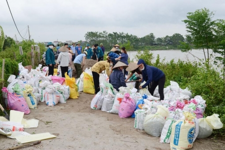 Bắc Ninh: Khen thưởng đột xuất tập thể, cá nhân có thành tích xuất sắc trong xử lý sự cố sạt trượt đê và phòng cháy, chữa cháy