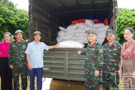 Thái Nguyên: Tiếp nhận 5 tấn gạo hỗ trợ Nhân dân bị ảnh hưởng ngập lụt