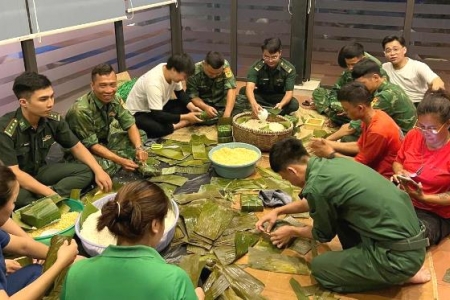 BĐBP thành phố Đà Nẵng chung tay sẻ chia với nhân dân vùng lũ lụt phía Bắc