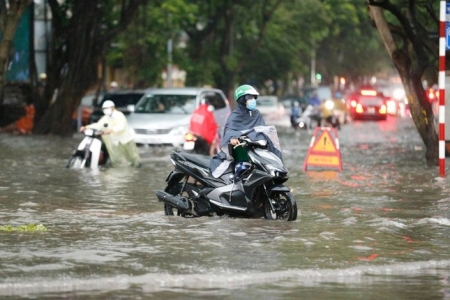 Hà Nội mưa to, lũ một số sông báo động 3