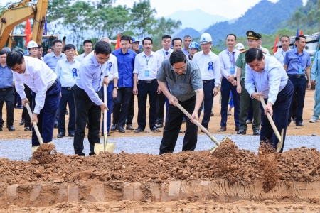 Khởi công tuyến cao tốc đầu tiên được triển khai xây dựng trên địa bàn Hòa Bình