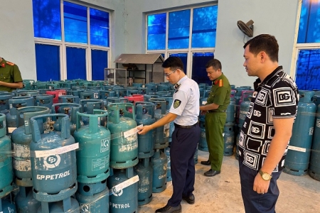 Bắc Ninh: Tịch thu 12 tấn khí gas tại một cơ sở san chiết trái phép