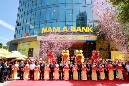 NAM A BANK 32 năm, tiếp tục phủ sóng mạng lưới miền Mắc