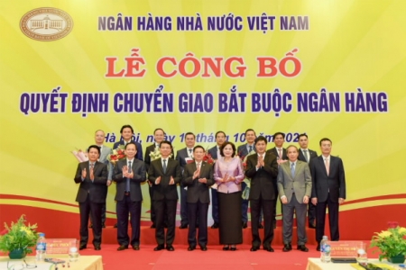 Chuyển giao bắt buộc 2 ngân hàng