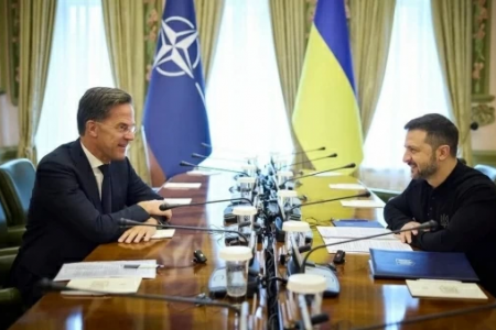 Tổng thống Ukraine kêu gọi NATO cử binh sĩ; Nga kiểm tra khả năng sẵn sàng chiến đấu của lực lượng hạt nhân