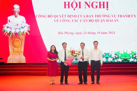 Công bố Quyết định của Ban Thường vụ Thành ủy Hải phòng về công tác cán bộ quận Hải An