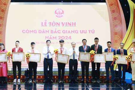 Tôn vinh “9 công dân Bắc Giang ưu tú” năm 2024