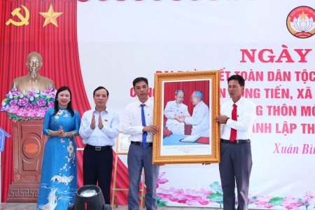 Phó Bí thư Thường trực Tỉnh ủy Thanh Hóa dự Ngày hội Đại đoàn kết toàn dân tộc tại huyện Như Xuân