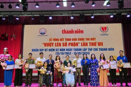 Lễ tổng kết, trao giải cuộc thi viết 'Vượt lên số phận' lần VII