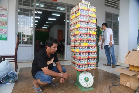 Bội đội Biên phòng tỉnh Tây Ninh tạm giữ đối tượng vận chuyển pháo lậu trái phép