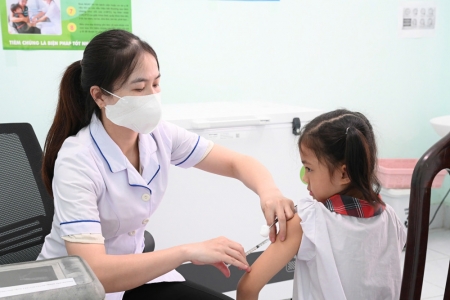 Long An triển khai tiêm bổ sung vắc-xin phòng, chống bệnh sởi - rubella