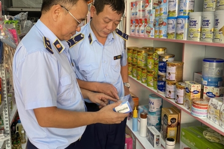 Thái Bình: Một hộ kinh doanh thực phẩm trên địa bàn huyện Tiền Hải bị xử phạt vi phạm hành chính 10,5 triệu đồng