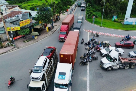 TP. Hồ Chí Minh gia hạn thí điểm phạt nguội xe quá tải đến hết 31/12