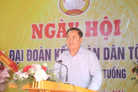 Chủ tịch UBND tỉnh Lạng Sơn dự ngày hội đại đoàn kết toàn dân tộc tại huyện Chi Lăng